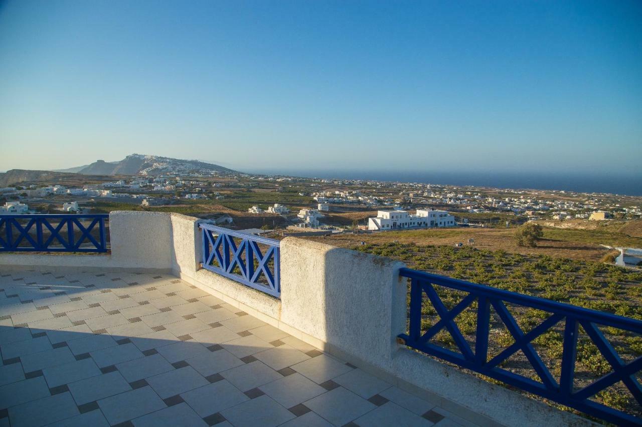 Eva With Panoramic View Pýrgos